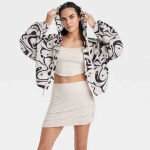 Joylab Packable Tan and Black Star Windbreaker Running Jacket / Size S